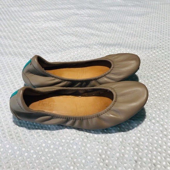 Tieks taupe flats - Picture 2 of 9